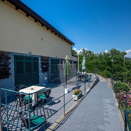 211 - Appartamento Acacia, Terrazza Giardino E Piscina Карро Экстерьер фото