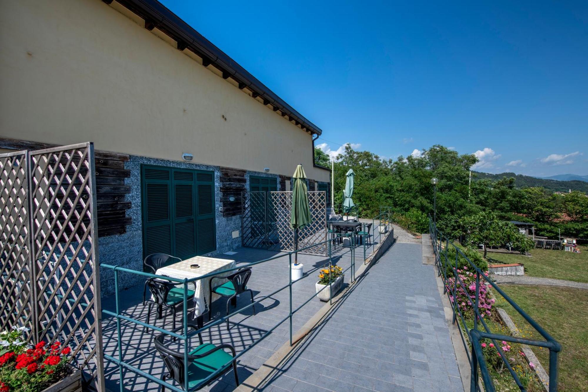 211 - Appartamento Acacia, Terrazza Giardino E Piscina Карро Экстерьер фото