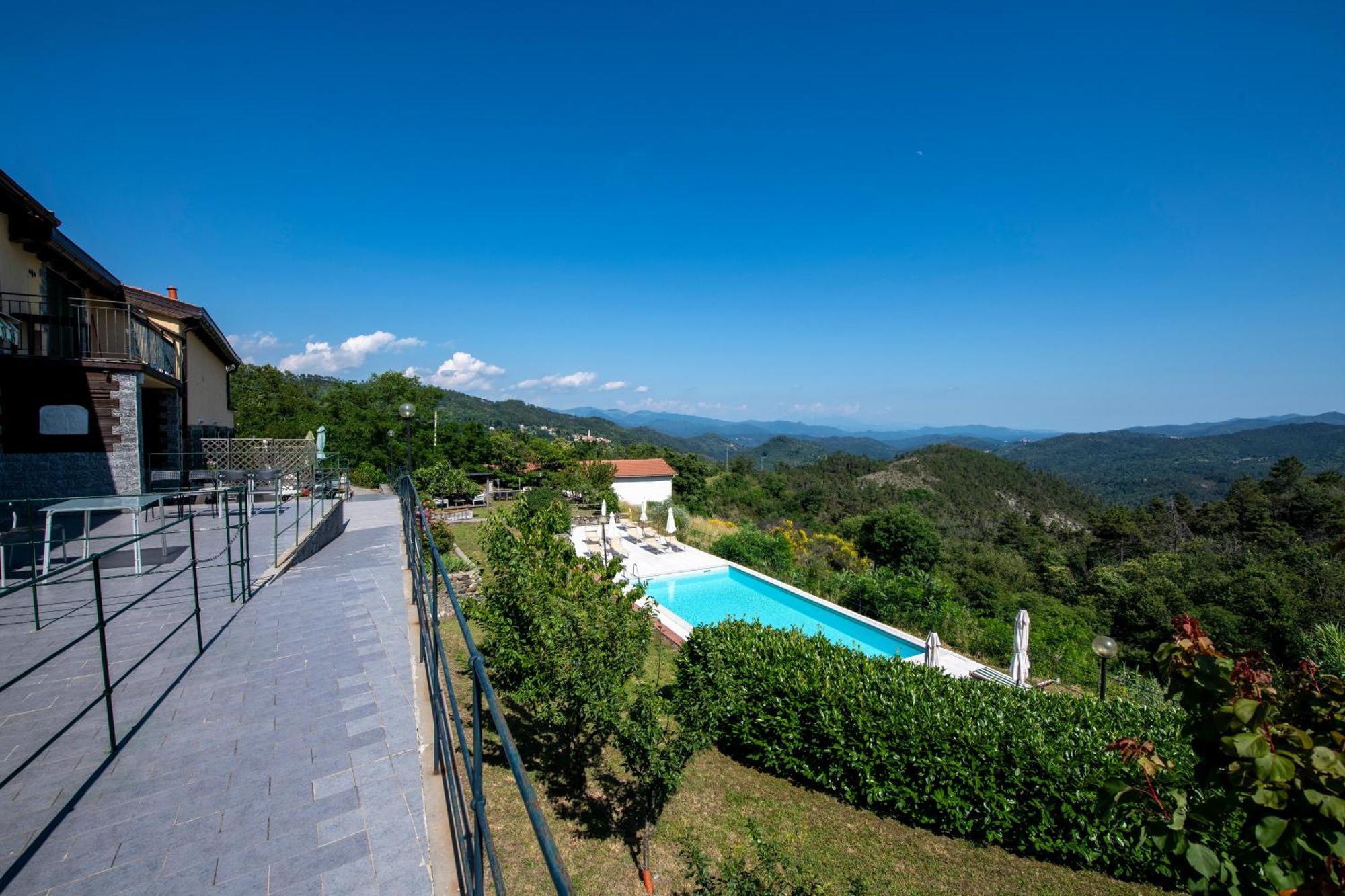 211 - Appartamento Acacia, Terrazza Giardino E Piscina Карро Экстерьер фото