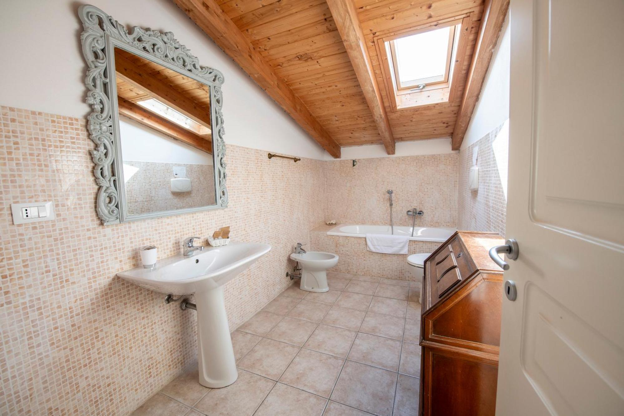 211 - Appartamento Acacia, Terrazza Giardino E Piscina Карро Экстерьер фото