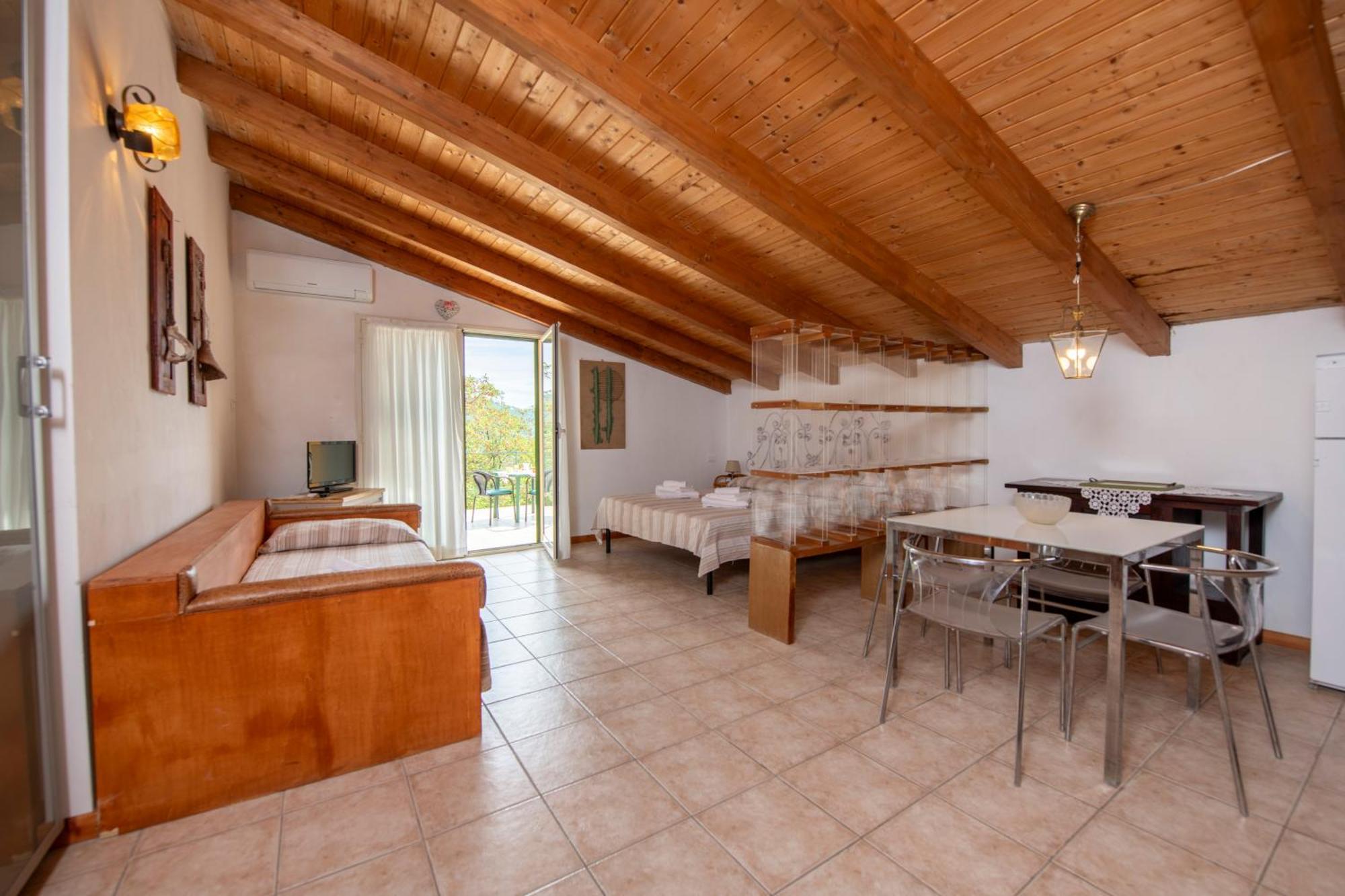 211 - Appartamento Acacia, Terrazza Giardino E Piscina Карро Экстерьер фото