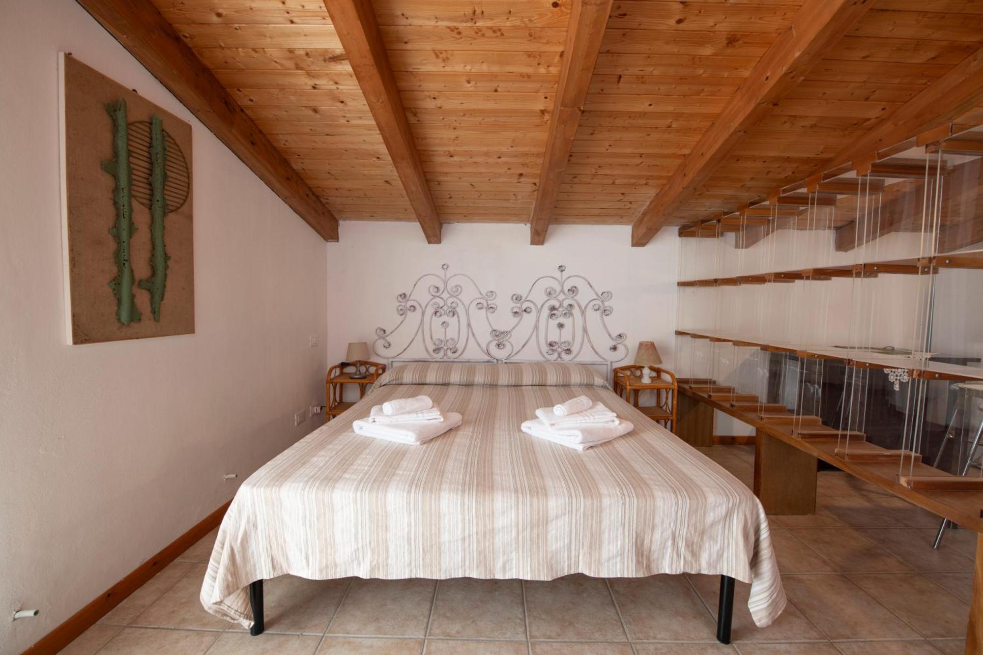 211 - Appartamento Acacia, Terrazza Giardino E Piscina Карро Экстерьер фото